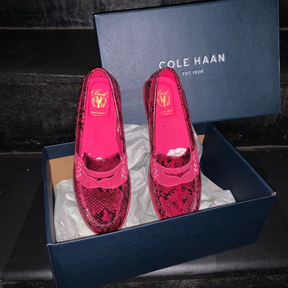 Cole Haan, Pink Snake Embossed Loafers, Youth Girls, Sz 4, EUC